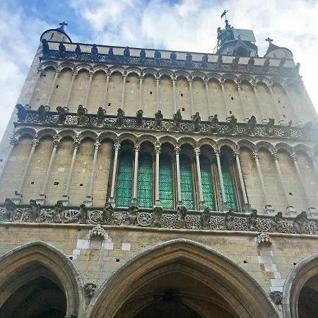 Le Relais Des Ducs : Centre Historique Apartament