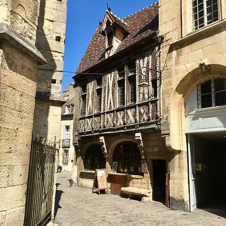 Le Relais Des Ducs : Centre Historique Apartamento *