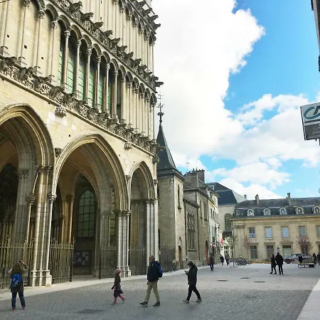 Apartament Le Relais Des Ducs : Centre Historique